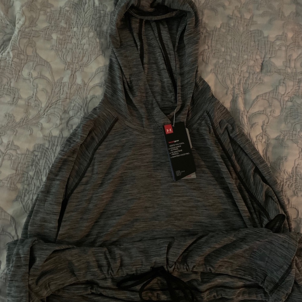 New Under Armour sz M grey pullover